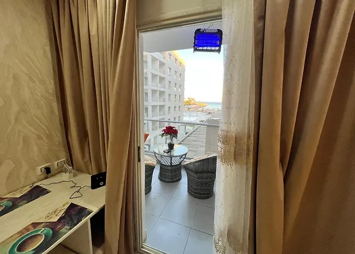 Sea View Pool And Access Apartment