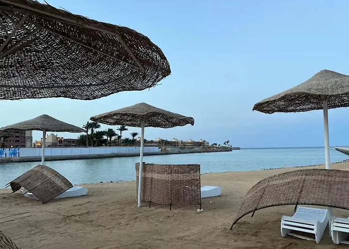 Sea View Pool And Access Hurghada