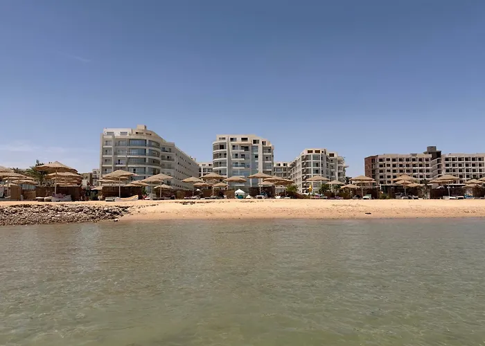 Sea View Pool And Access Hurghada