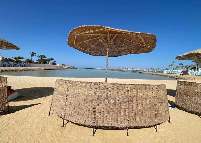 Sea View Pool And Access Apartment