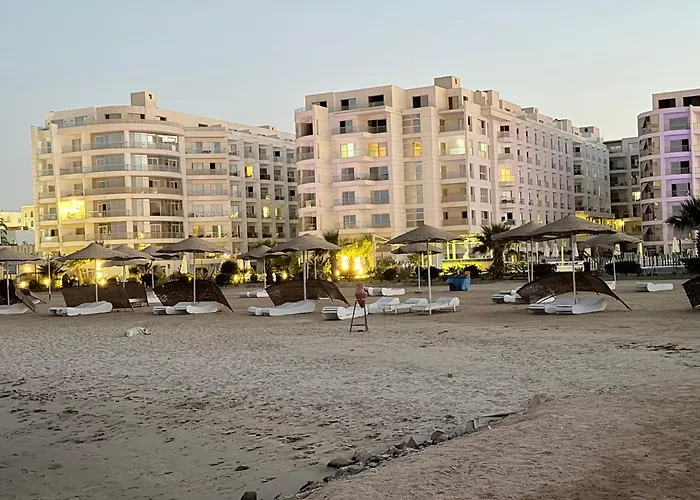 Sea View Pool And Access Apartment